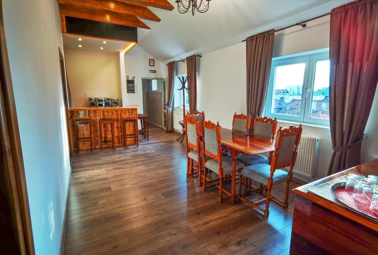 Apartament 2 Camere - Casa Divertis Бузау Екстериор снимка