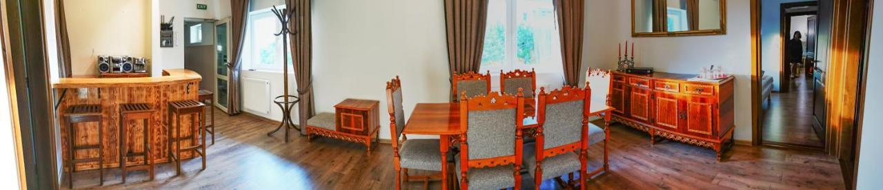 Apartament 2 Camere - Casa Divertis Бузау Екстериор снимка